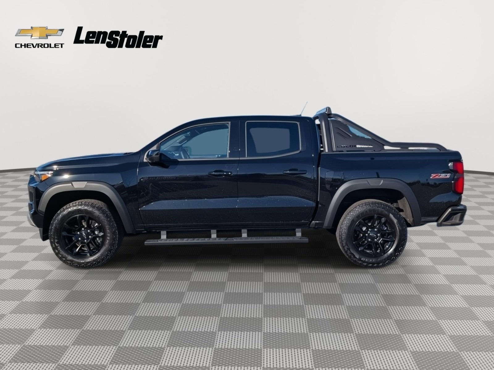Used 2025 Chevrolet Colorado Z71 w/ Midnight Edition image 2