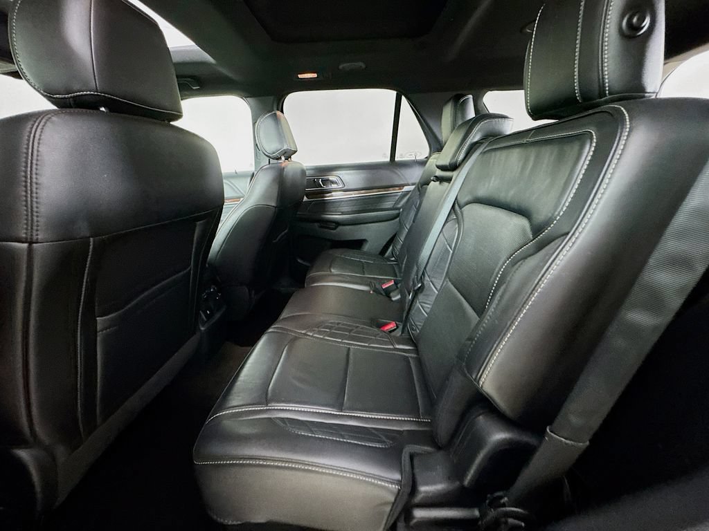 Used 2017 Ford Explorer Platinum AWD/4WD image 31