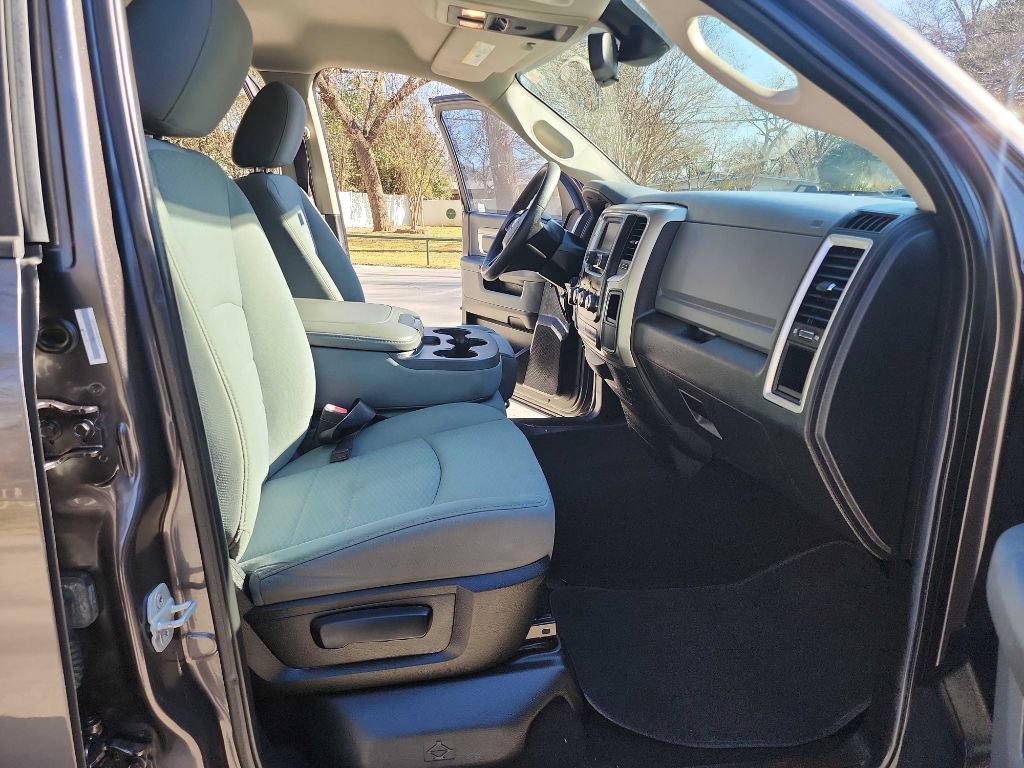 Used 2014 RAM 1500 Classic SLT image 30