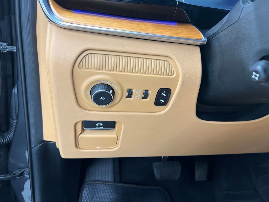Used 2022 Jeep Grand Wagoneer Series III AWD/4WD image 14