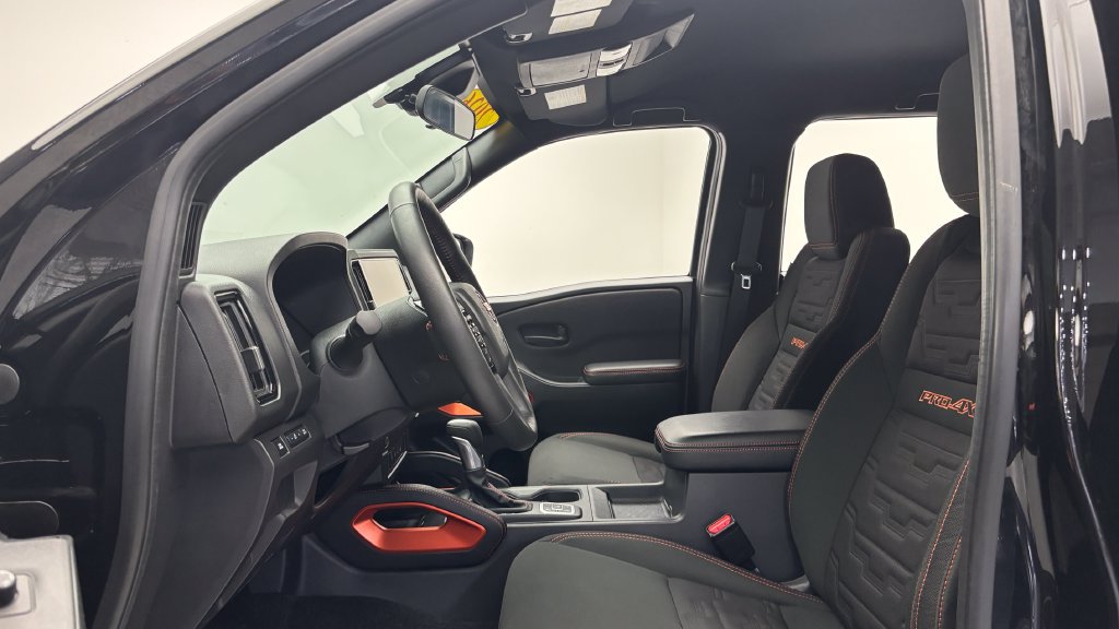 Used 2026 Nissan Frontier PRO-4X AWD/4WD image 13