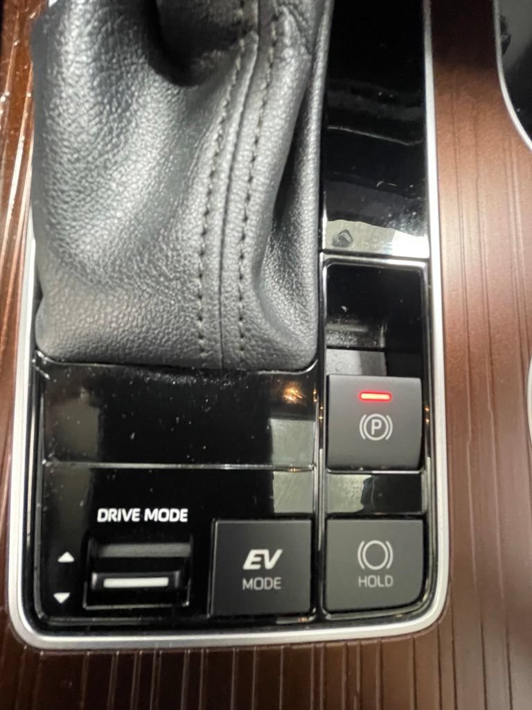 Used 2023 Toyota Sienna XLE FWD image 23