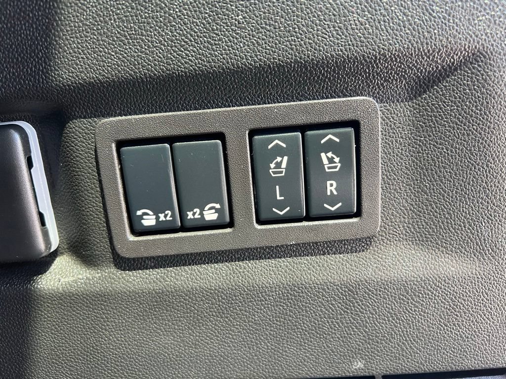 Used 2024 Chevrolet Tahoe Z71 w/ Off-Road Capability Package AWD/4WD image 27