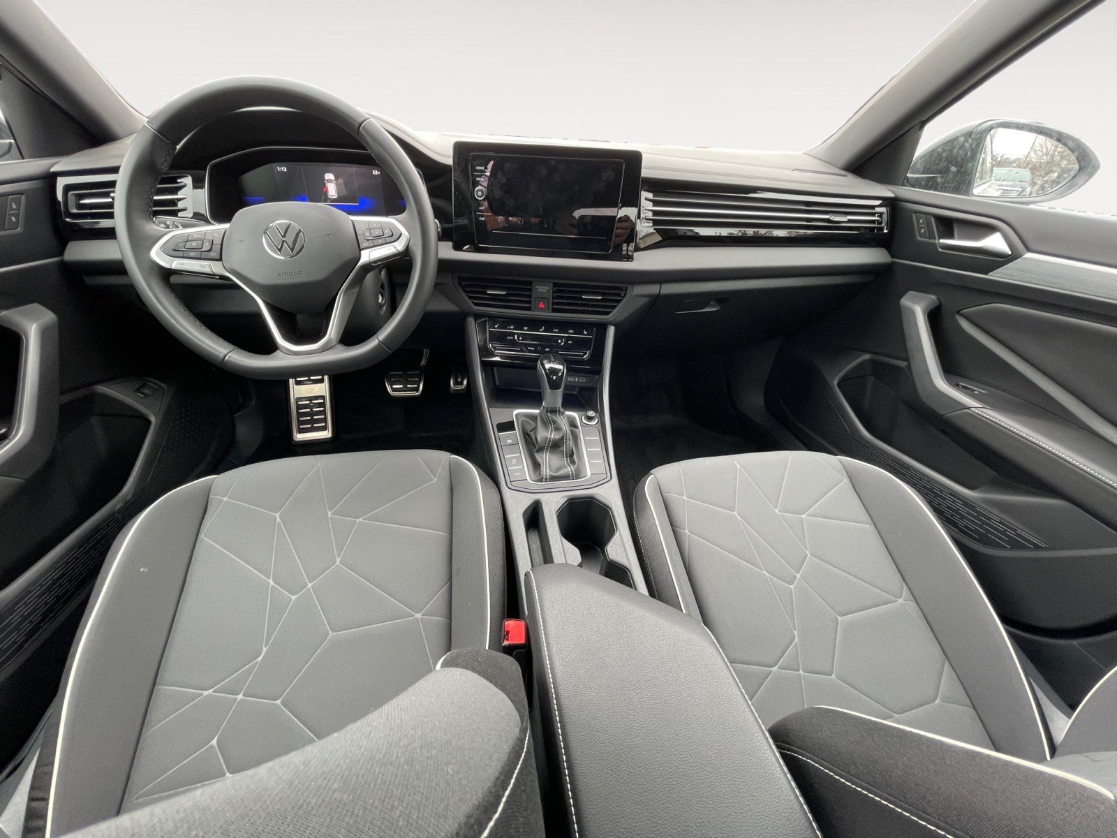 Used 2025 Volkswagen Jetta Sport FWD image 13
