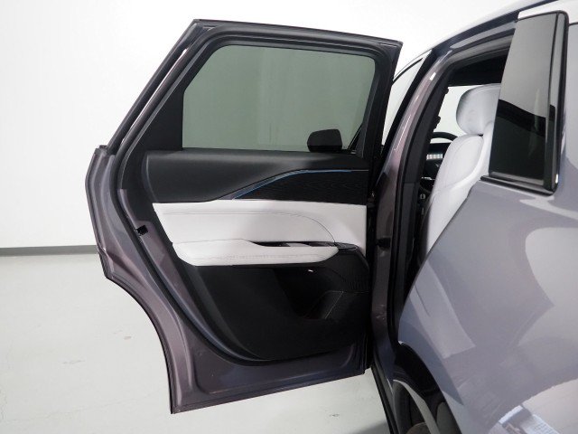 Used 2024 Cadillac Lyriq AWD Luxury image 61