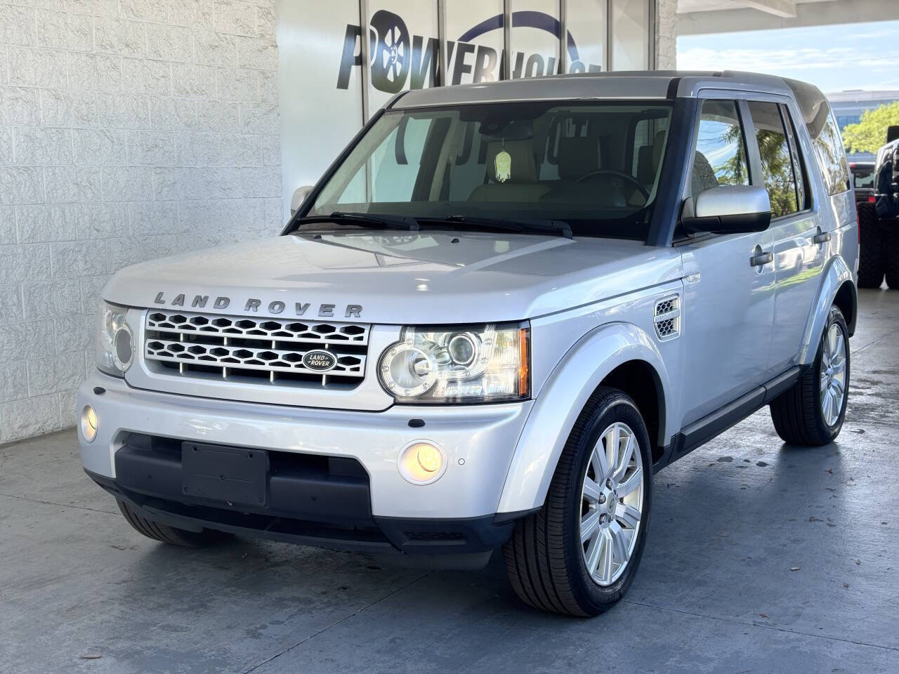 Used 2013 Land Rover LR4 HSE AWD/4WD image 3