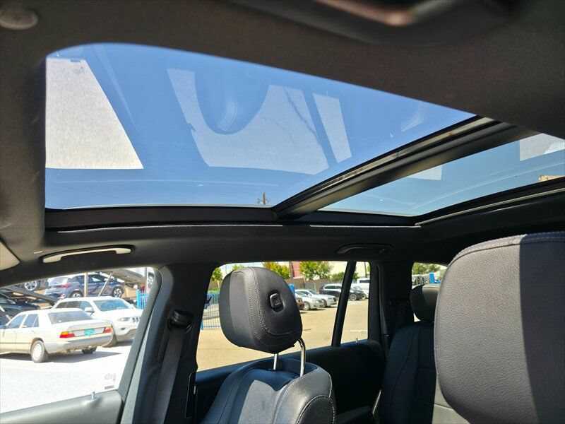 Used 2025 Mercedes-Benz GLS 450 4MATIC image 36