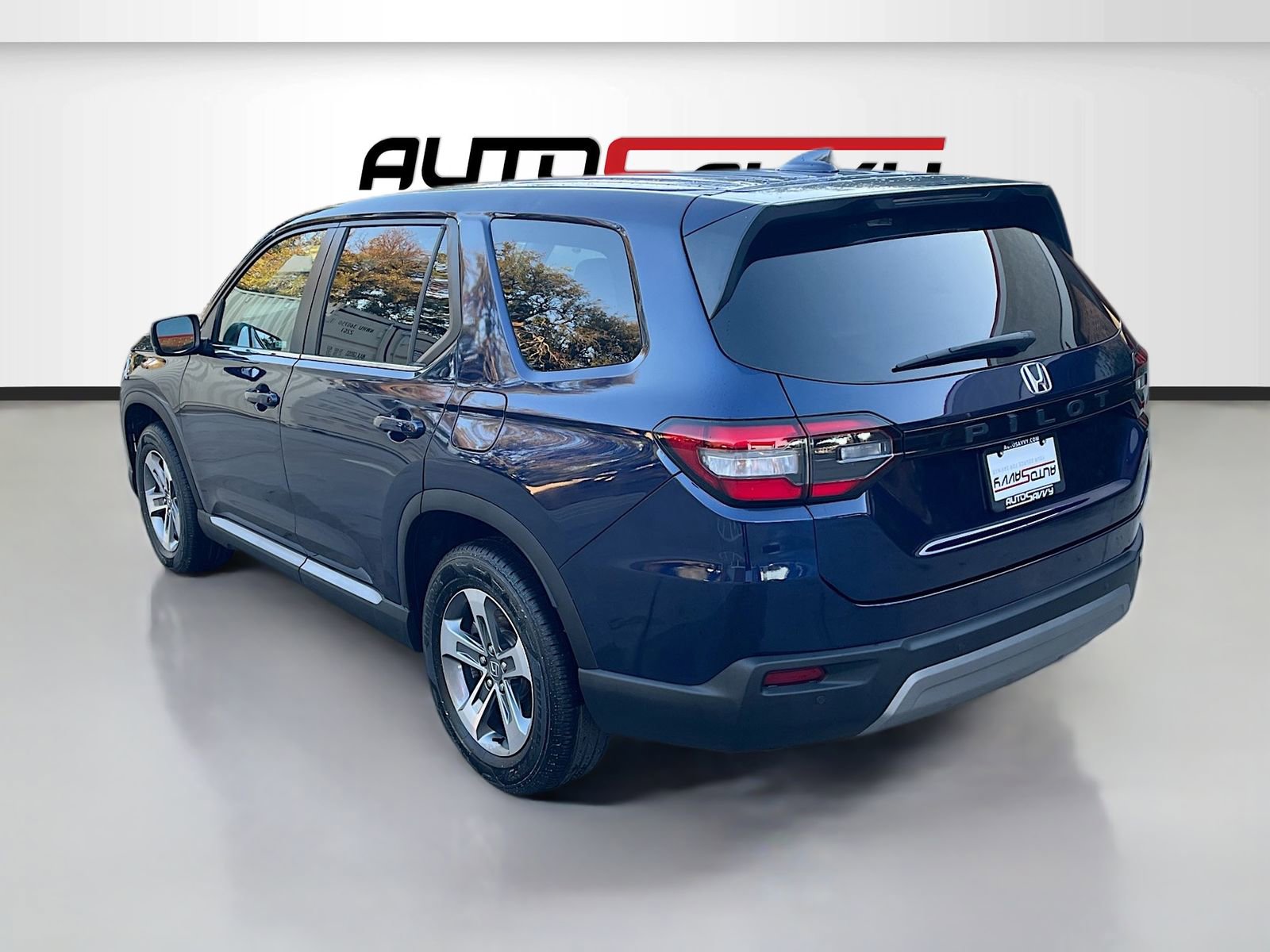 Used 2025 Honda Pilot EX-L image 5