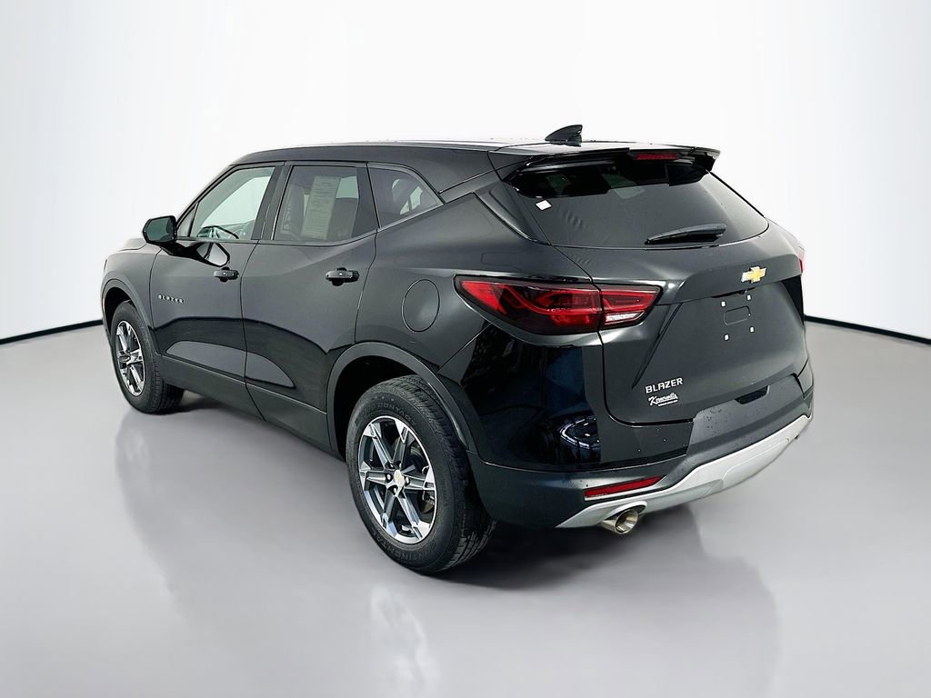 Used 2025 Chevrolet Blazer LT FWD image 5