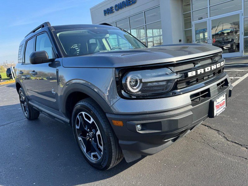 Used 2024 Ford Bronco Sport Outer Banks w/ Tech Package AWD/4WD image 2