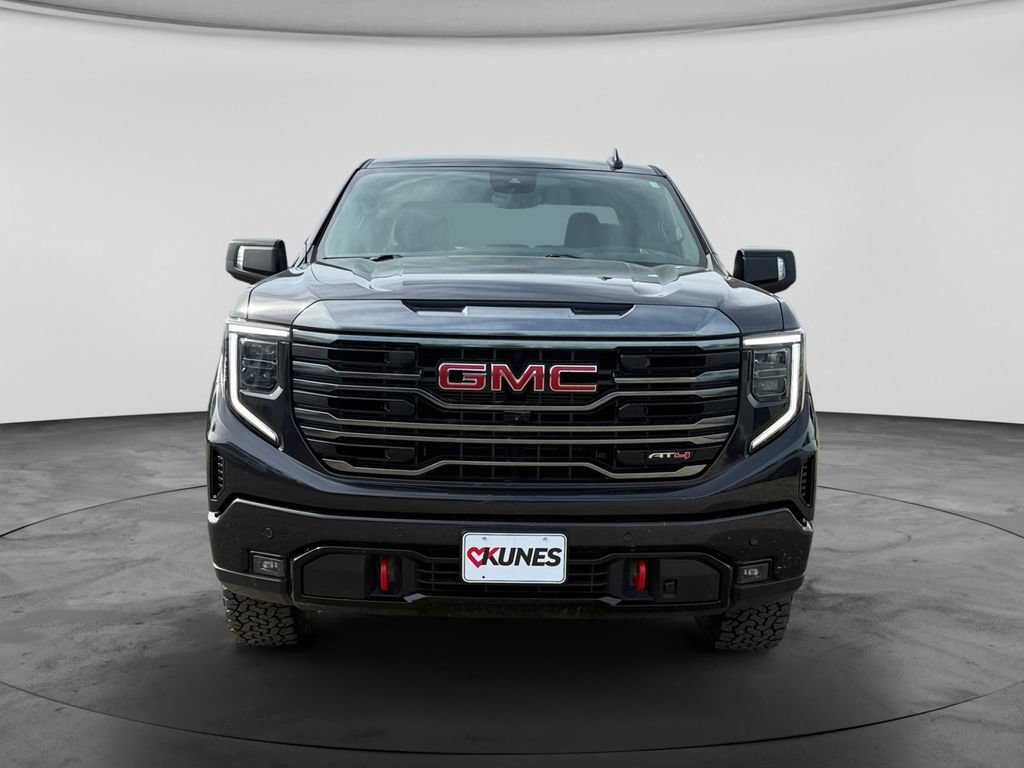 Used 2024 GMC Sierra 1500 AT4 w/ Technology Package AWD/4WD image 4