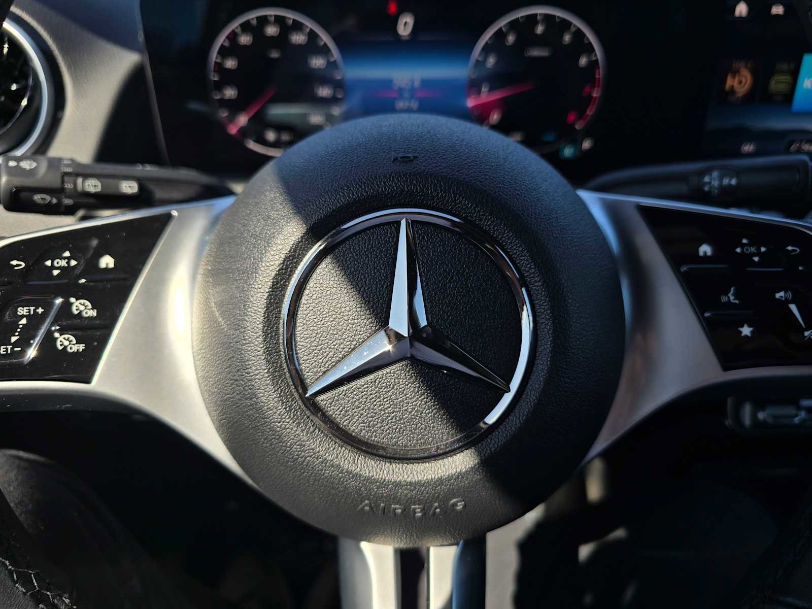 Used 2026 Mercedes-Benz GLB 250 image 24