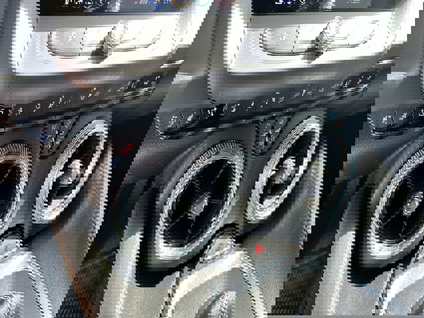 Used 2022 Chevrolet Camaro LT image 19