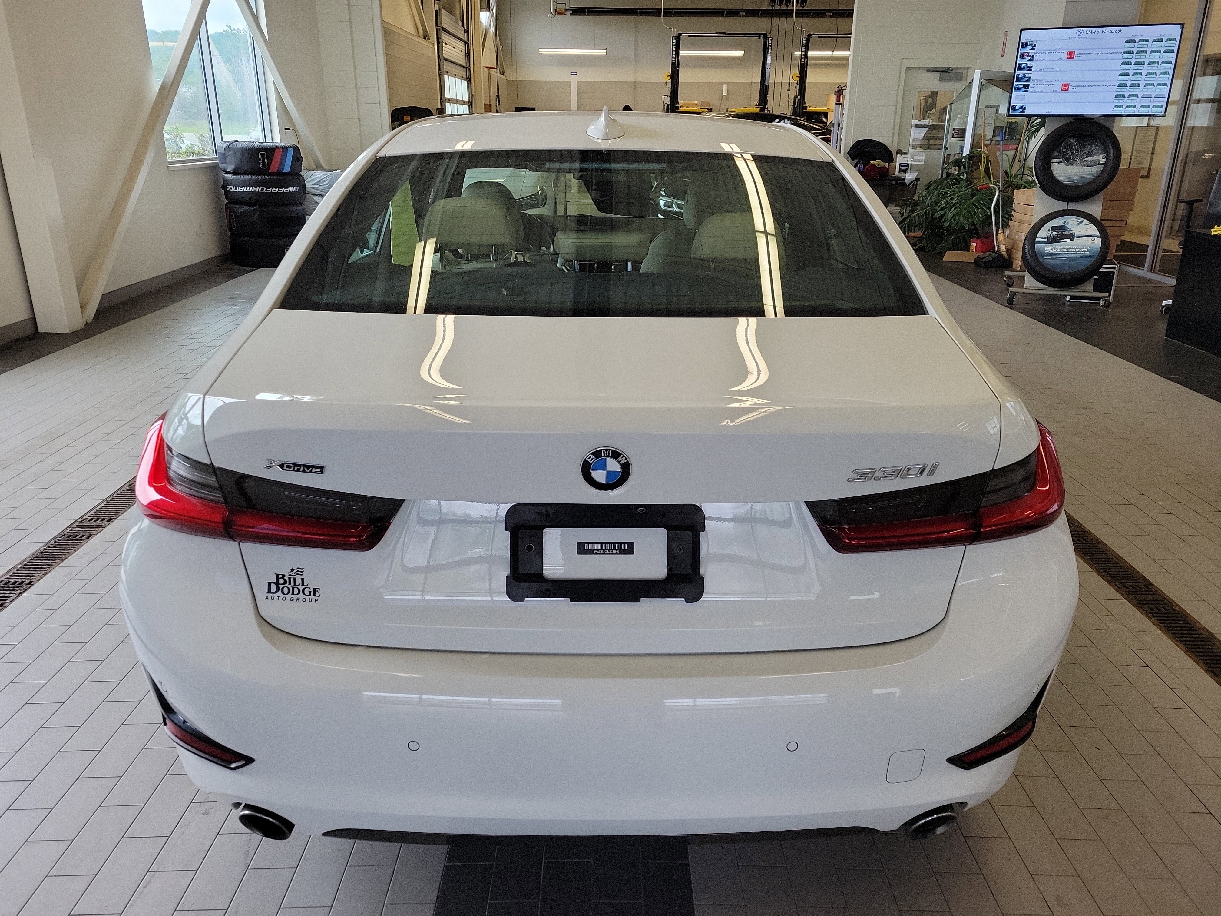 Used 2021 BMW 330i xDrive Sedan w/ Convenience Package AWD/4WD image 6
