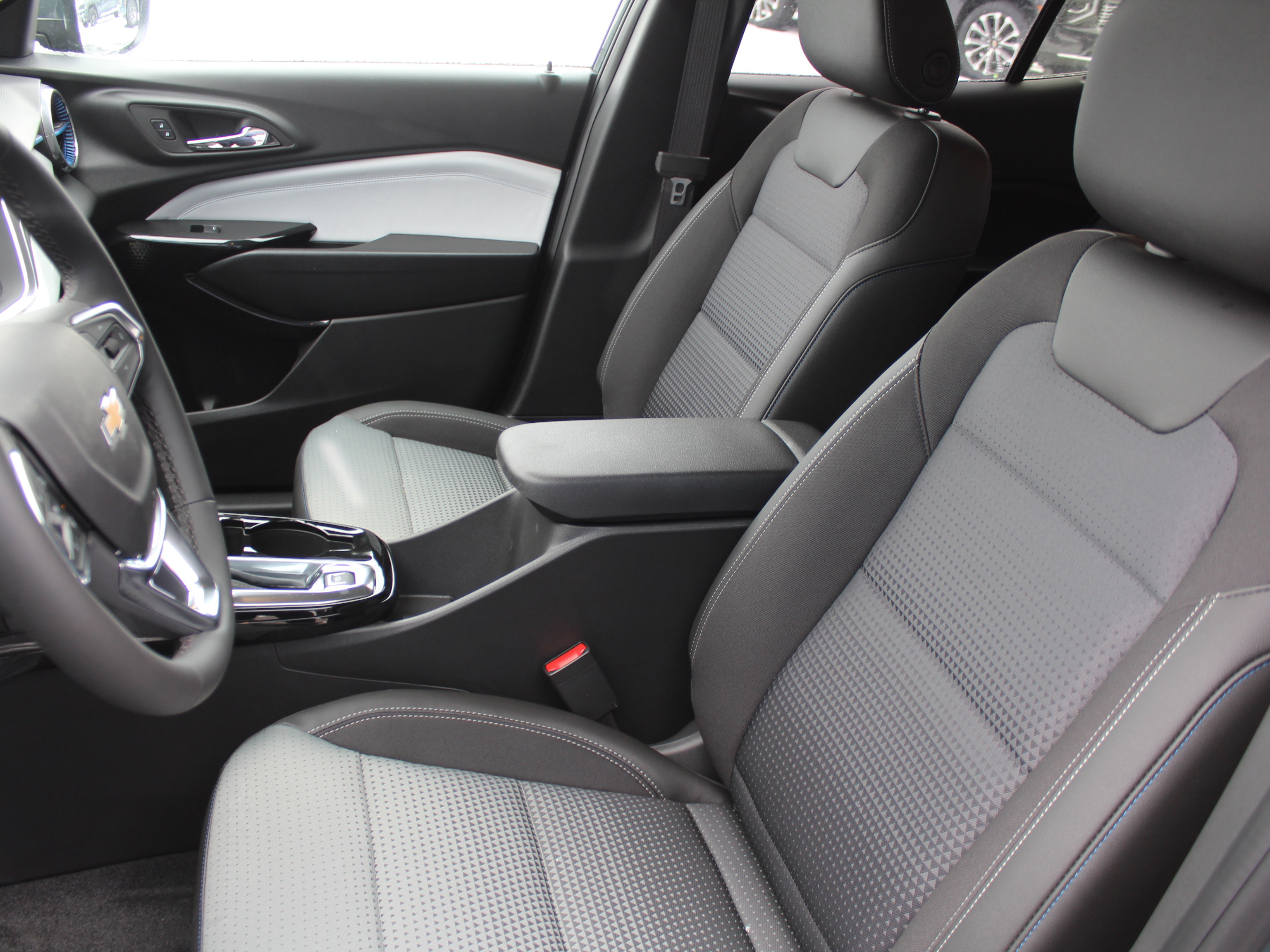 New 2026 Chevrolet Trax LT w/ Driver Confidence Package image 9