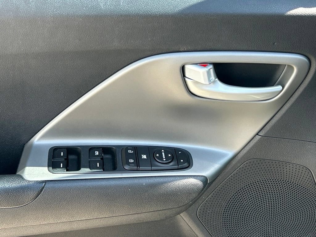 Used 2019 Kia Niro LX FWD image 17