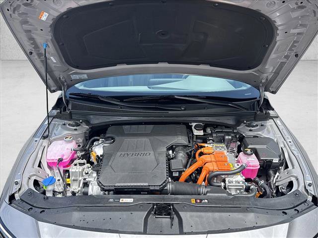 Certified 2025 Hyundai Elantra SEL image 17