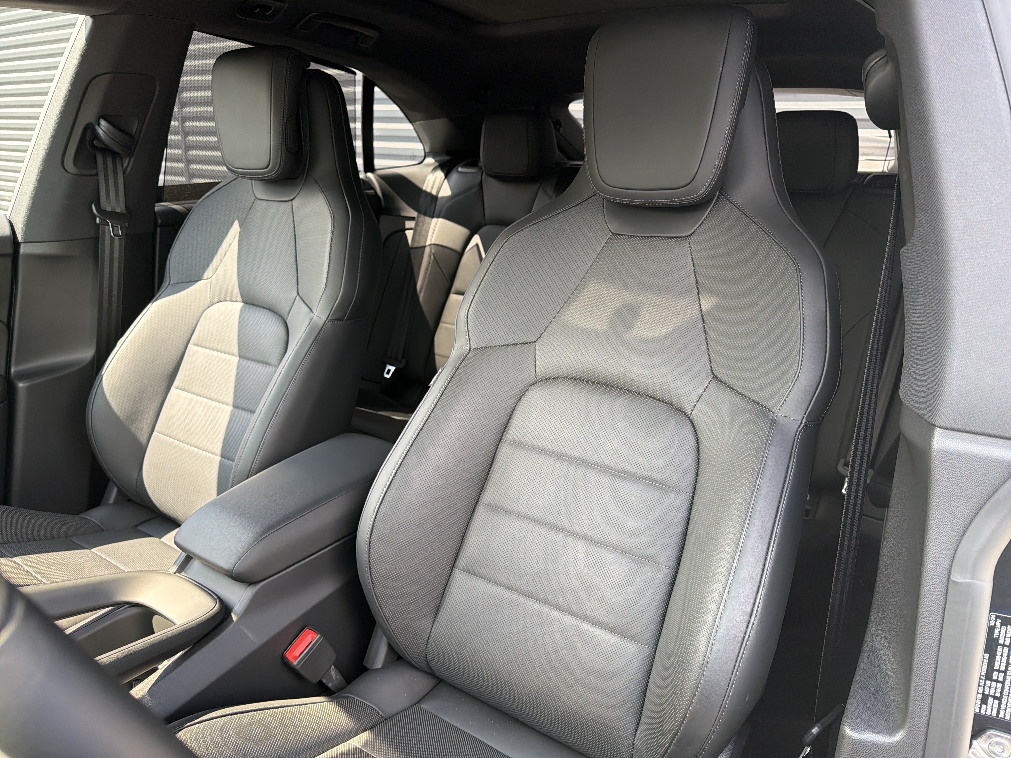 New 2025 Porsche Macan 4 Electric AWD/4WD image 13