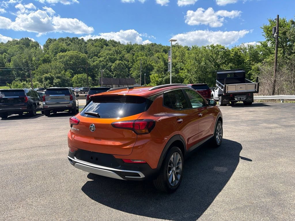 Used 2022 Buick Encore GX Select w/ Advanced Technology Package AWD/4WD image 3