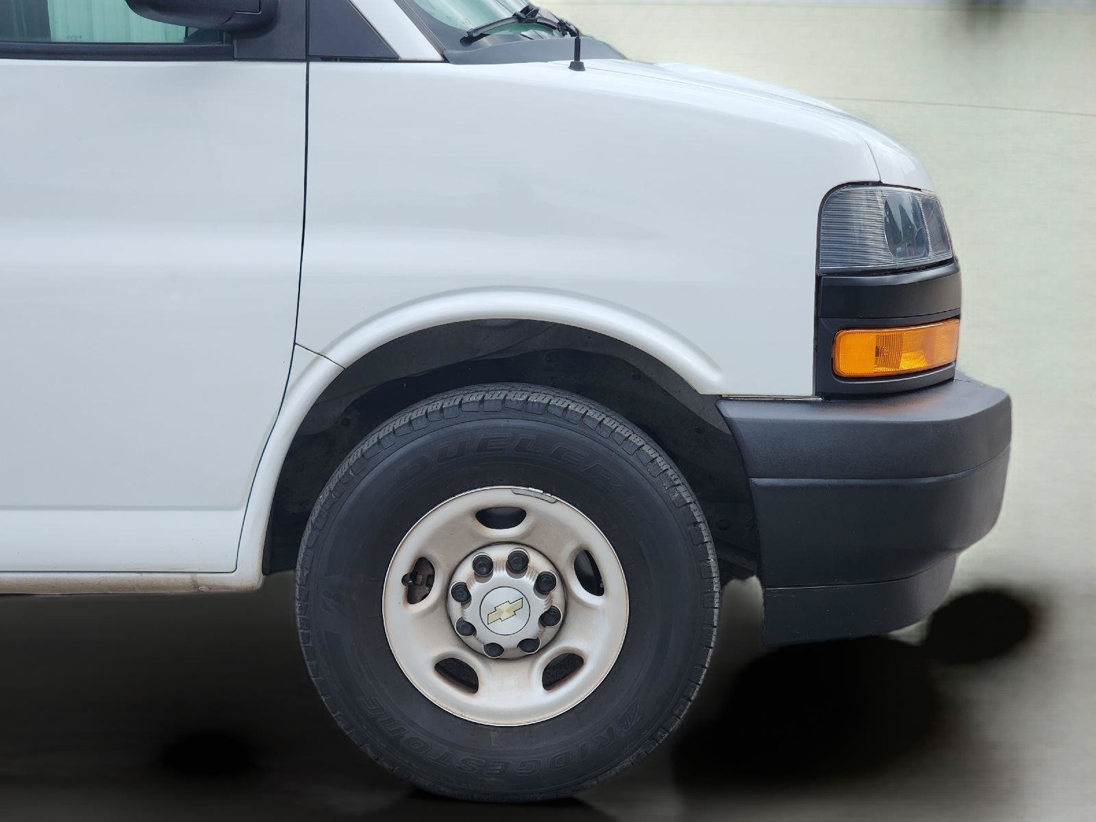 Used 2022 Chevrolet Express 2500 w/ Driver Convenience Package RWD image 9