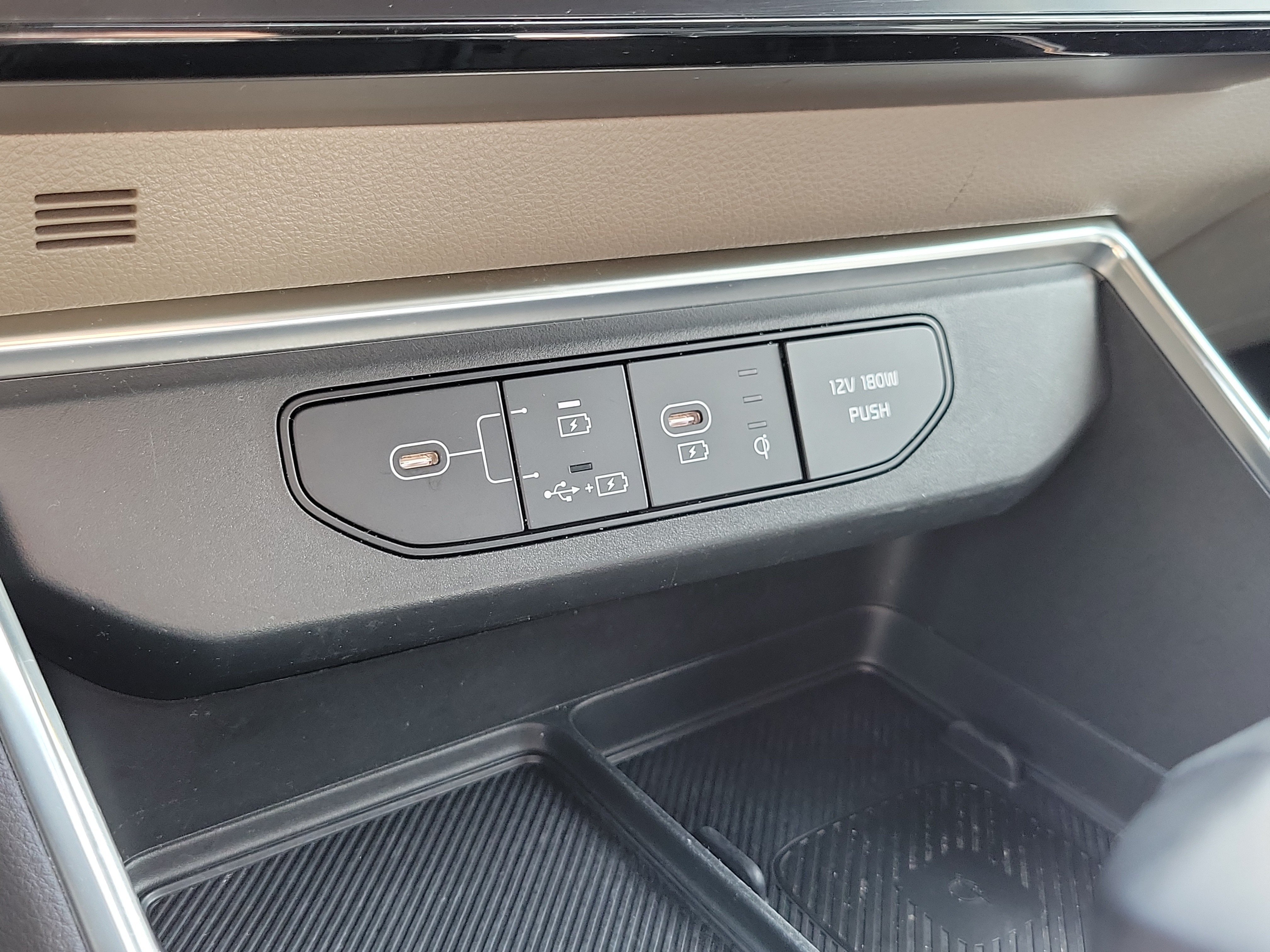 Certified 2025 Kia Carnival EX FWD image 35