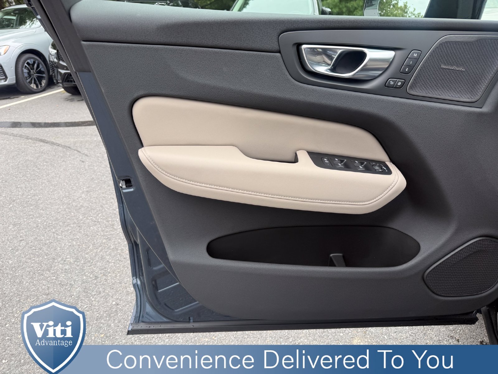 New 2027 Volvo XC60 B5 Plus AWD/4WD image 11