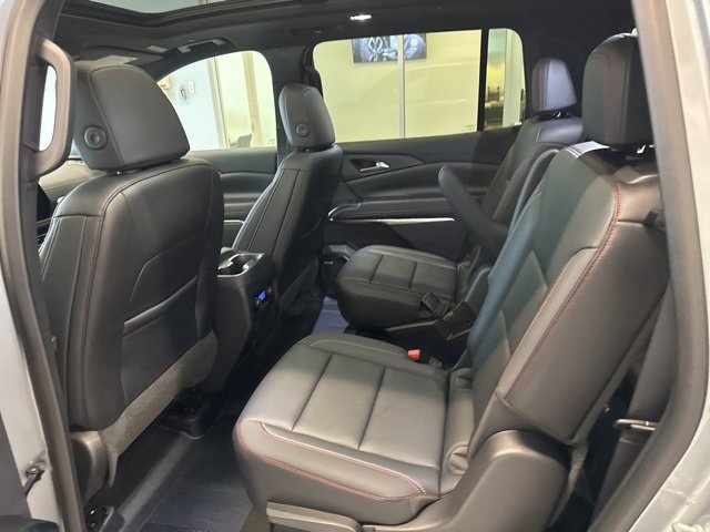 Used 2025 Chevrolet Traverse Z71 image 18