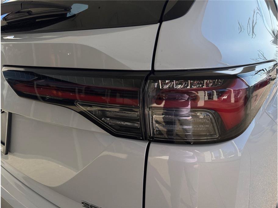 New 2026 Mitsubishi Outlander SEL FWD image 25