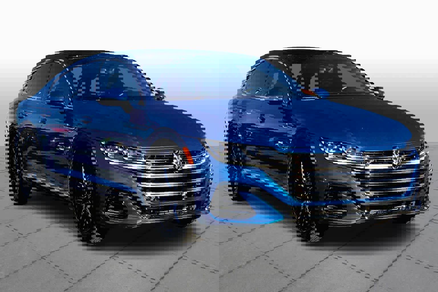 Used 2023 Volkswagen Arteon SEL Premium image 3