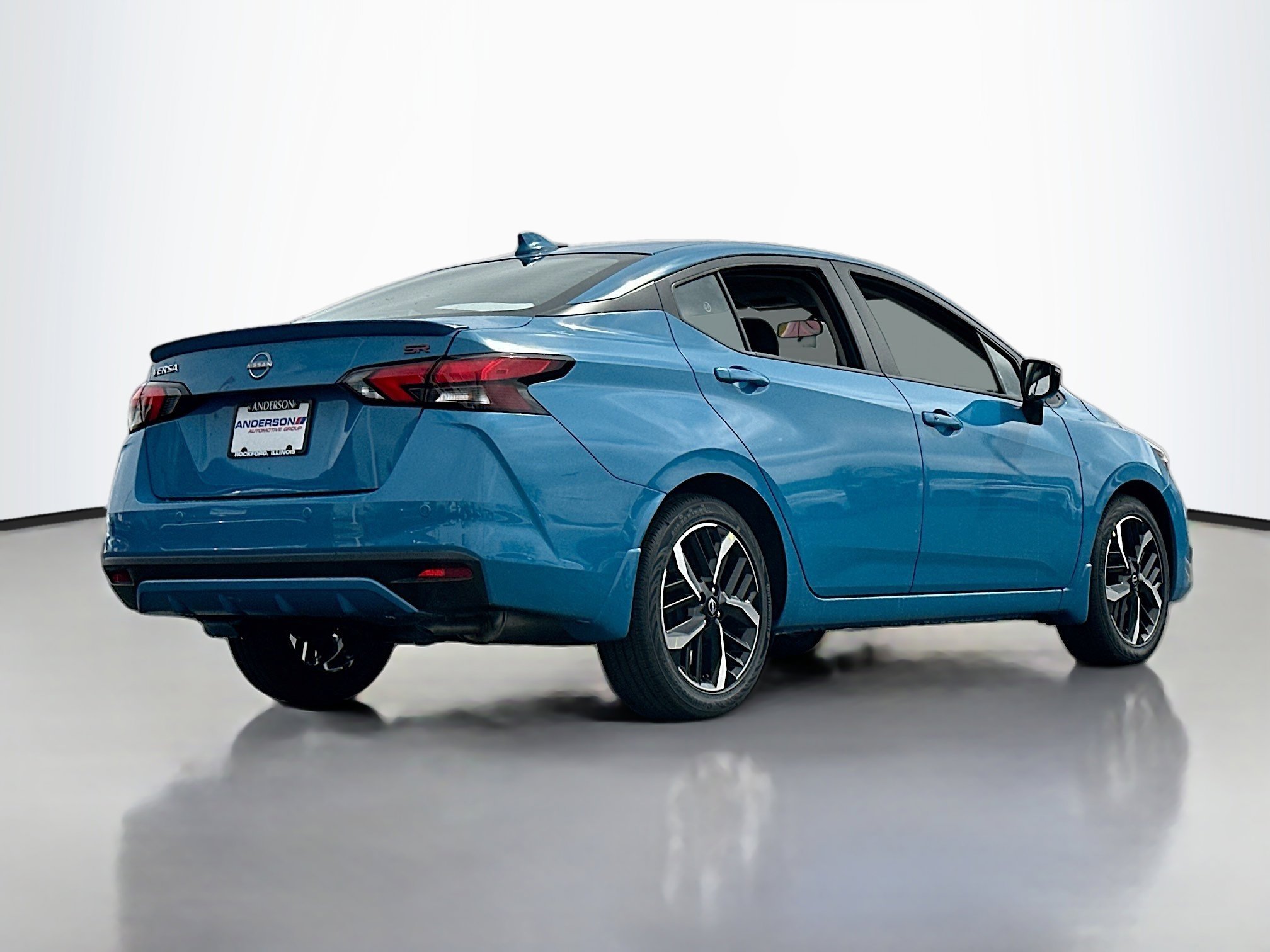 Used 2025 Nissan Versa SR w/ Trunk Package image 2