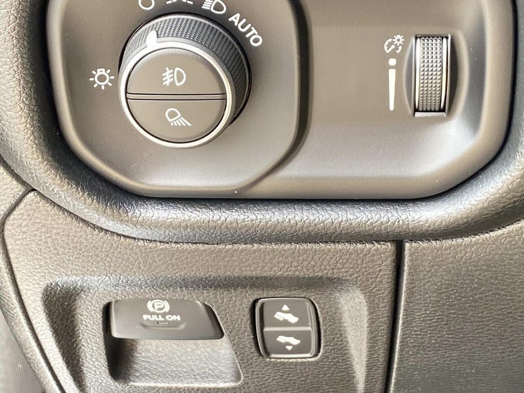 Used 2022 RAM 1500 Big Horn AWD/4WD image 25