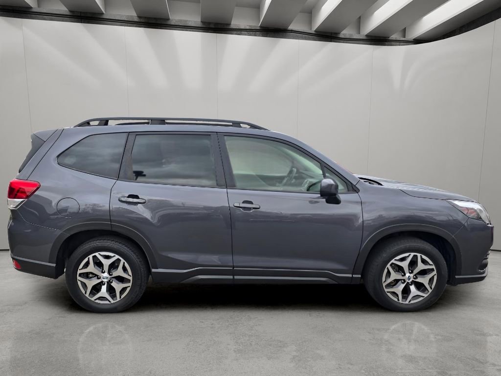 Used 2022 Subaru Forester Premium AWD/4WD image 12