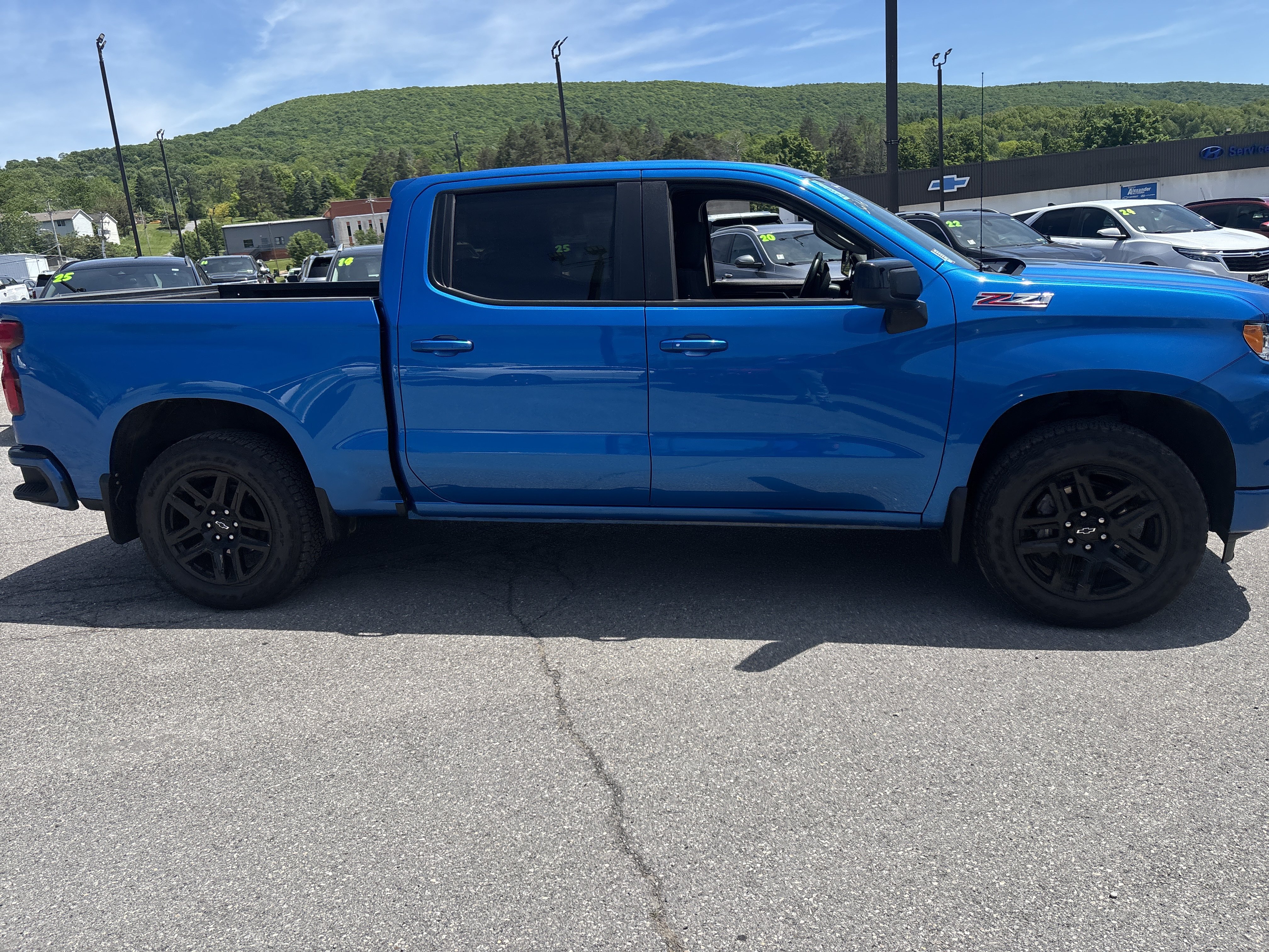 Used 2024 Chevrolet Silverado 1500 RST AWD/4WD image 2