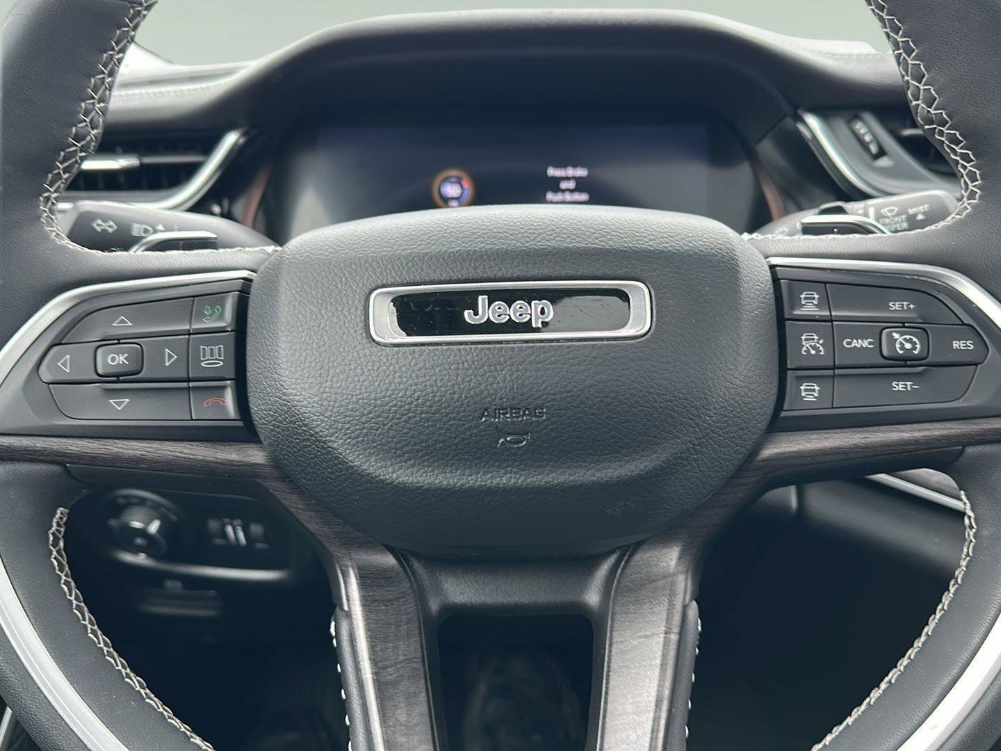 Used 2023 Jeep Grand Cherokee 30th Anniversary image 15