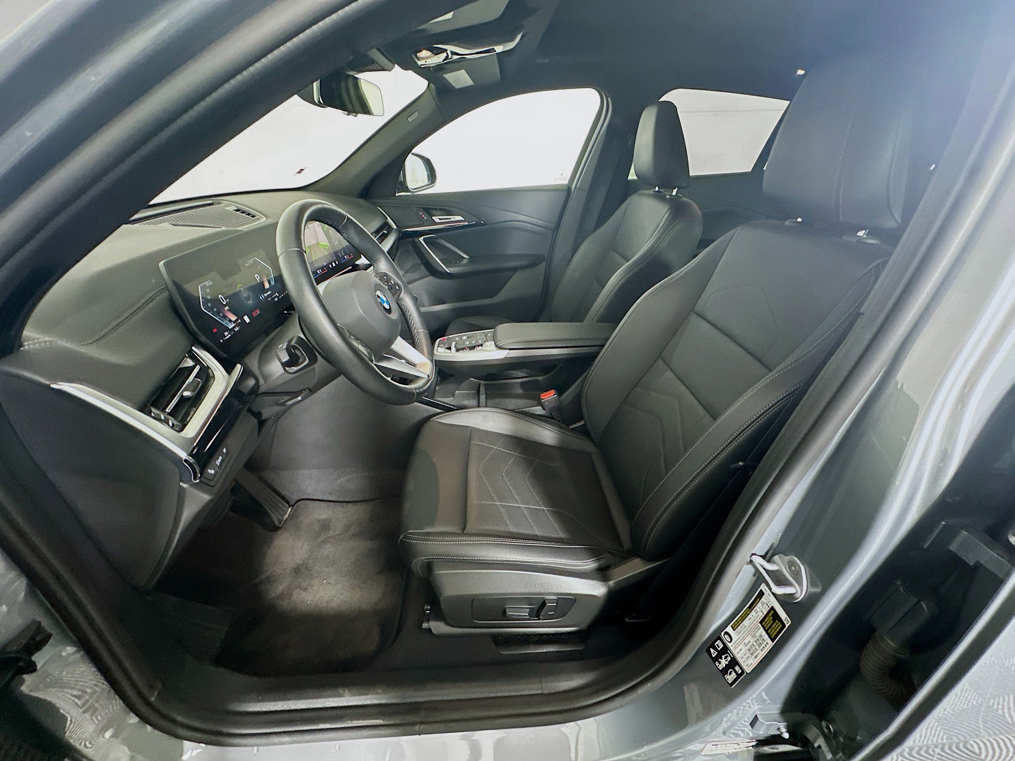 Used 2025 BMW X2 xDrive28i w/ Convenience Package AWD/4WD image 13