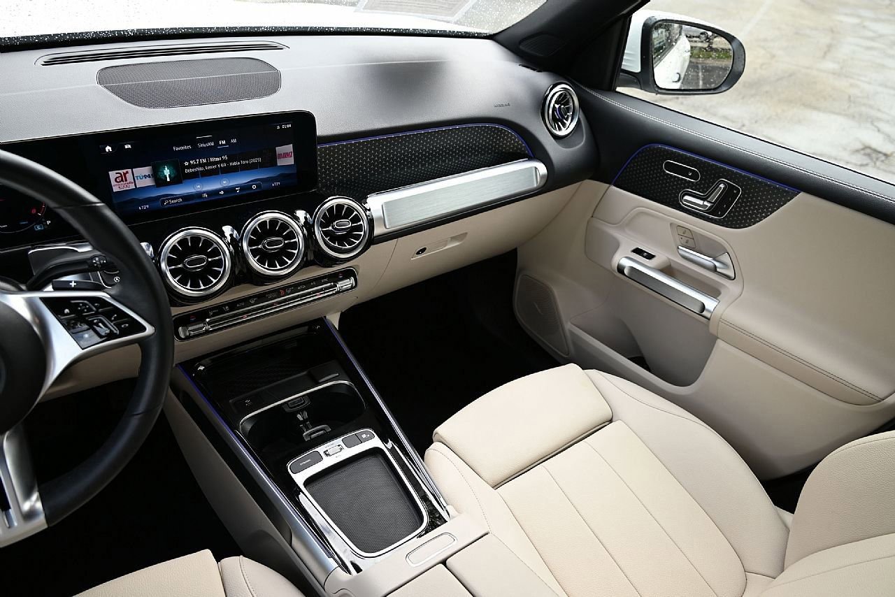 Certified 2025 Mercedes-Benz GLB 250 image 14