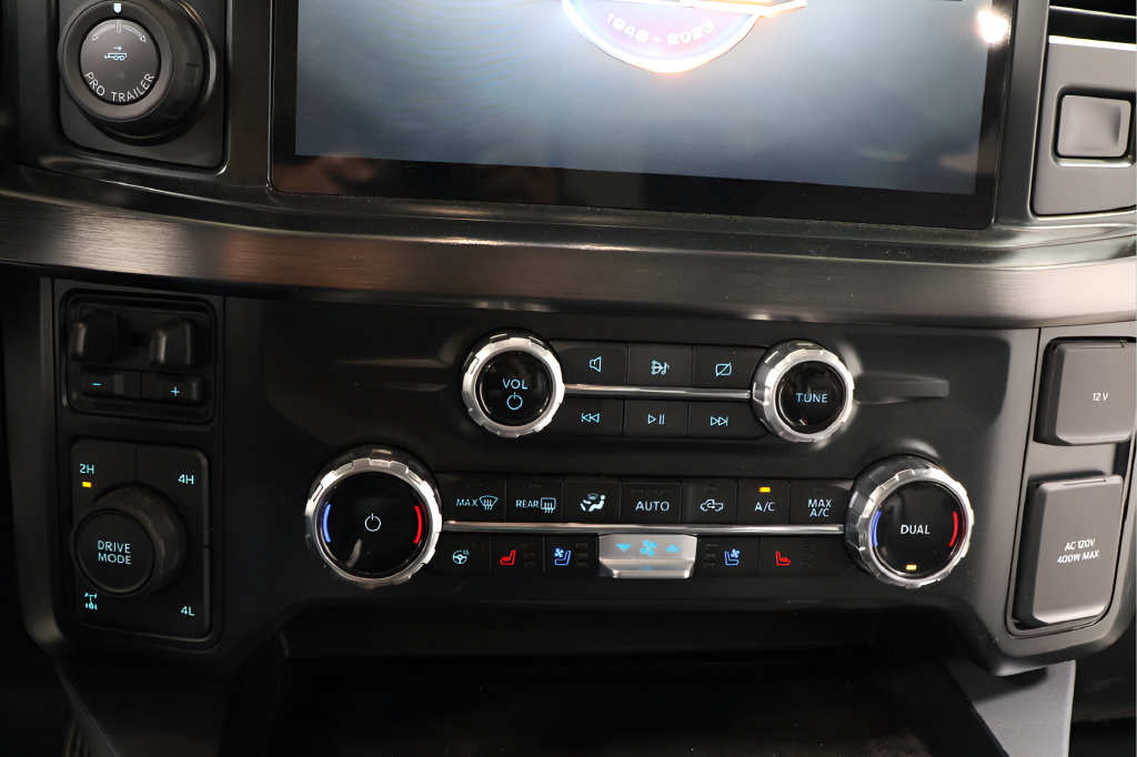 Used 2023 Ford F250 Lariat w/ Lariat Ultimate Package AWD/4WD image 10