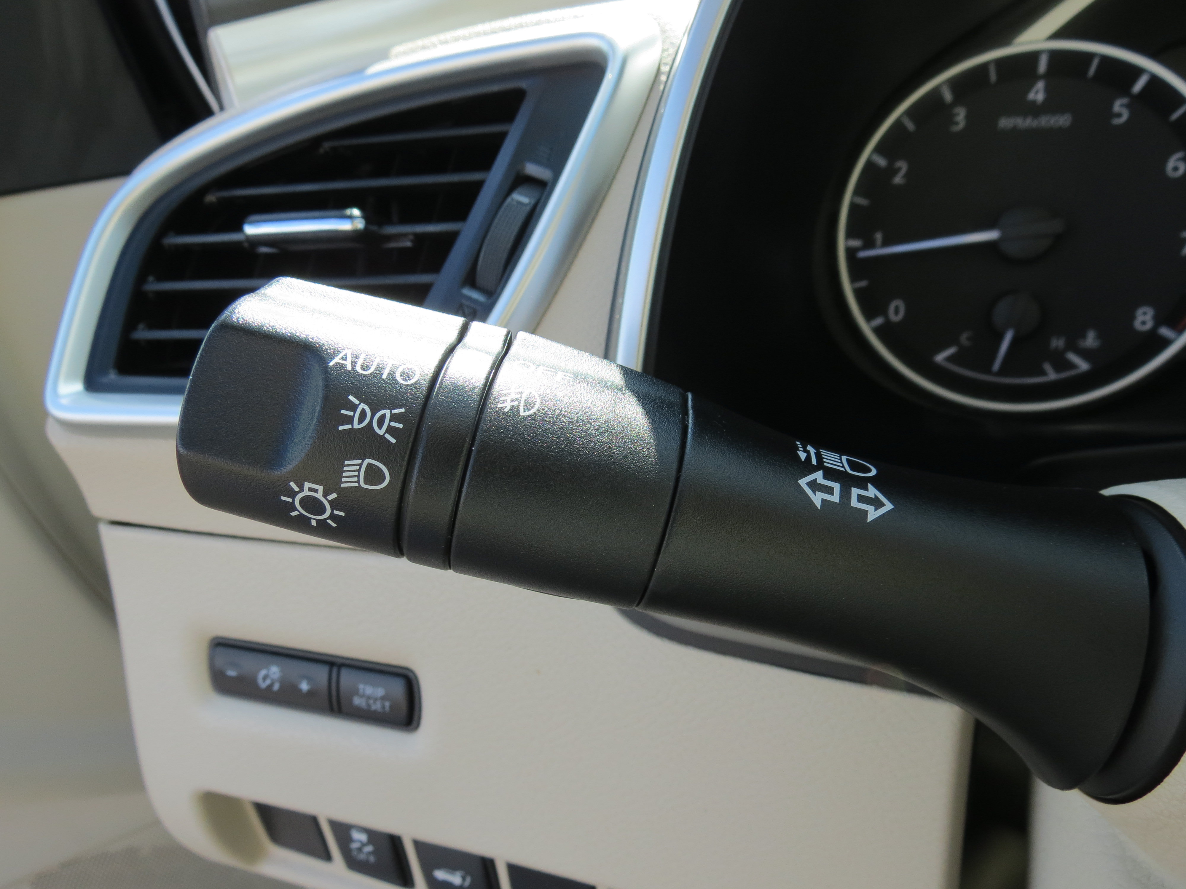 Used 2016 Nissan Murano SL w/ SL Technology Package FWD image 16