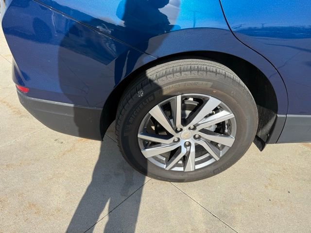 Used 2022 Chevrolet Equinox Premier image 11