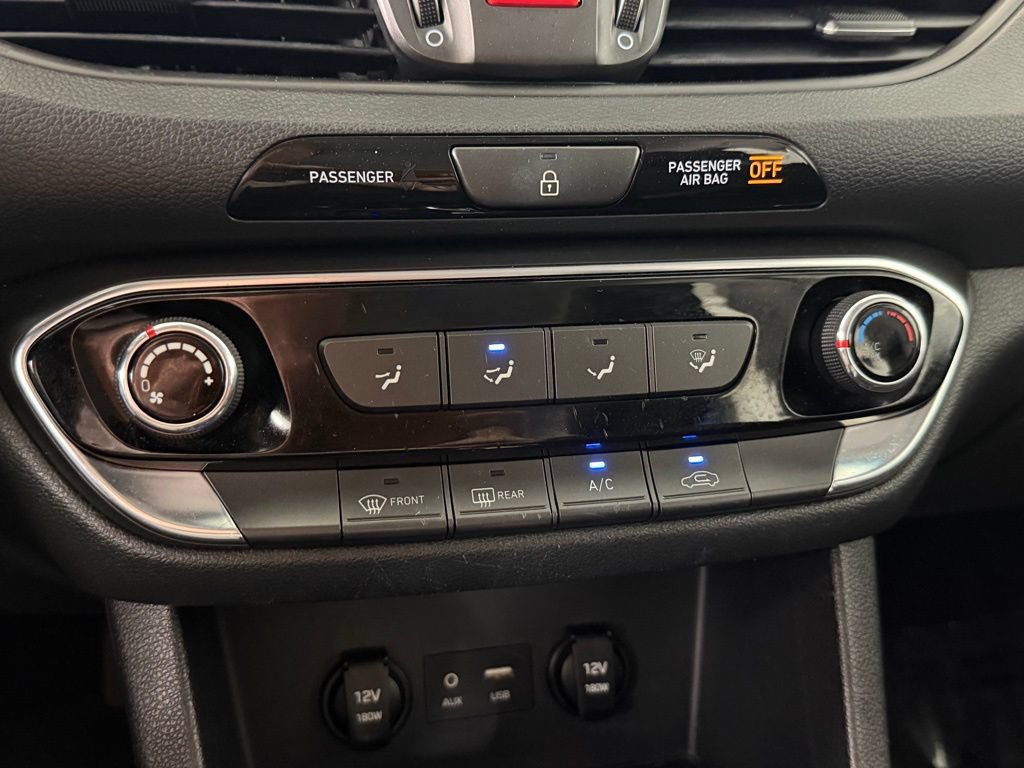 Used 2020 Hyundai Elantra GT FWD image 25