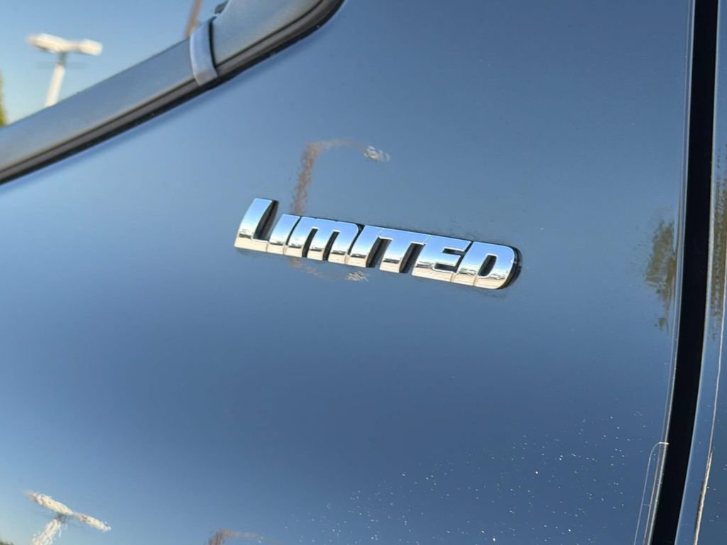 Used 2023 Toyota Tundra Limited w/ TRD Off-Road Package AWD/4WD image 8