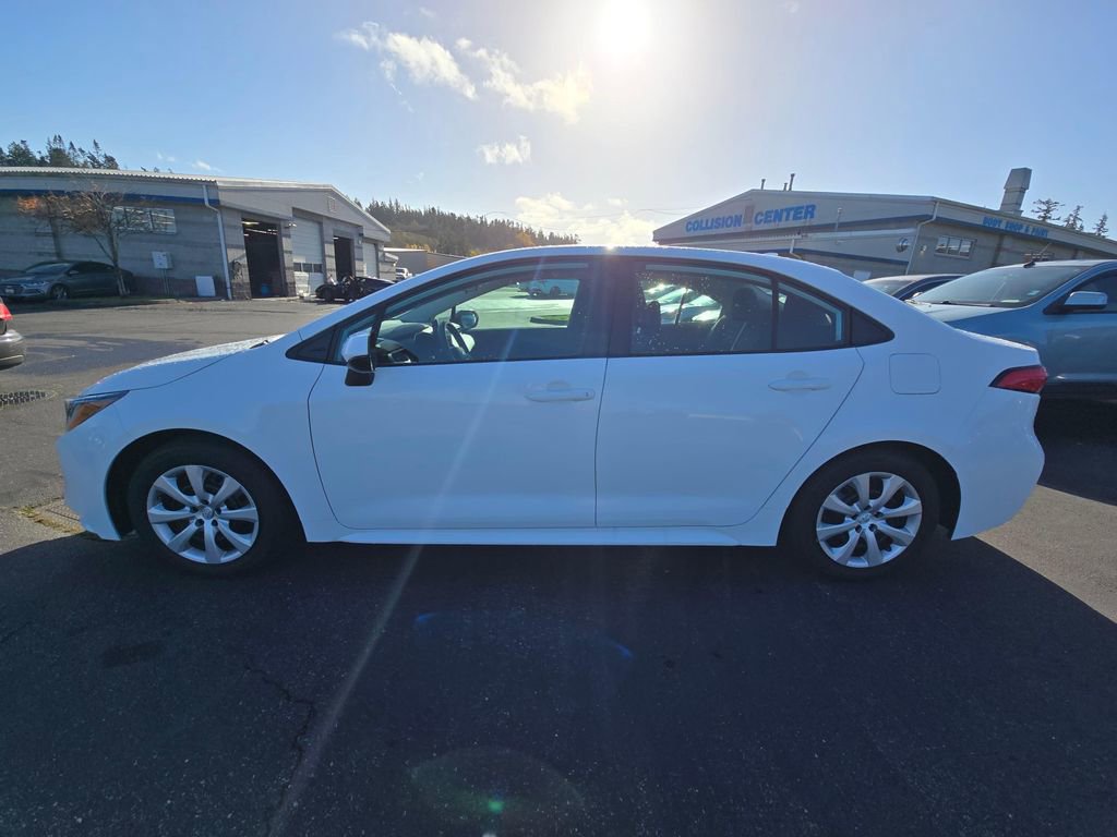 Used 2024 Toyota Corolla LE FWD image 7