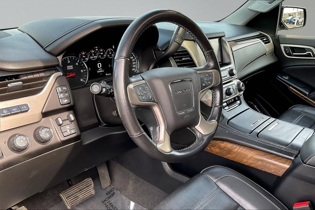 Used 2020 GMC Yukon Denali w/ Denali Premium Package AWD/4WD image 14
