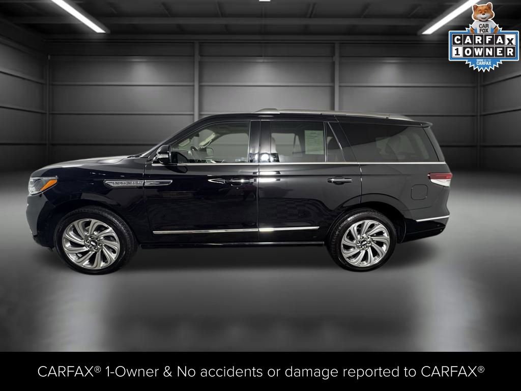 Used 2024 Lincoln Navigator Reserve AWD/4WD image 3