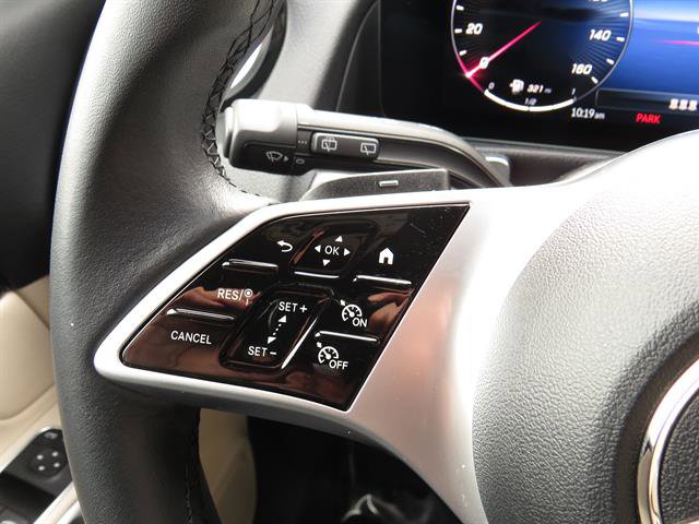 Used 2025 Mercedes-Benz GLB 250 4MATIC image 11