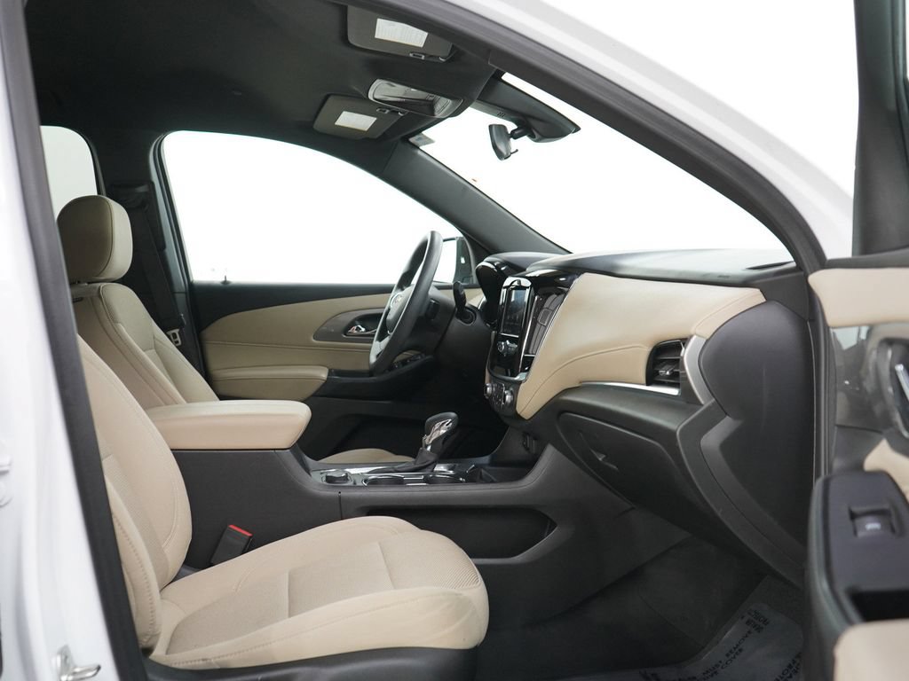 Used 2023 Chevrolet Traverse LS AWD/4WD image 12