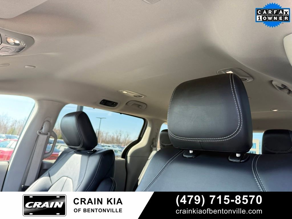 Used 2024 Chrysler Pacifica Touring-L image 23