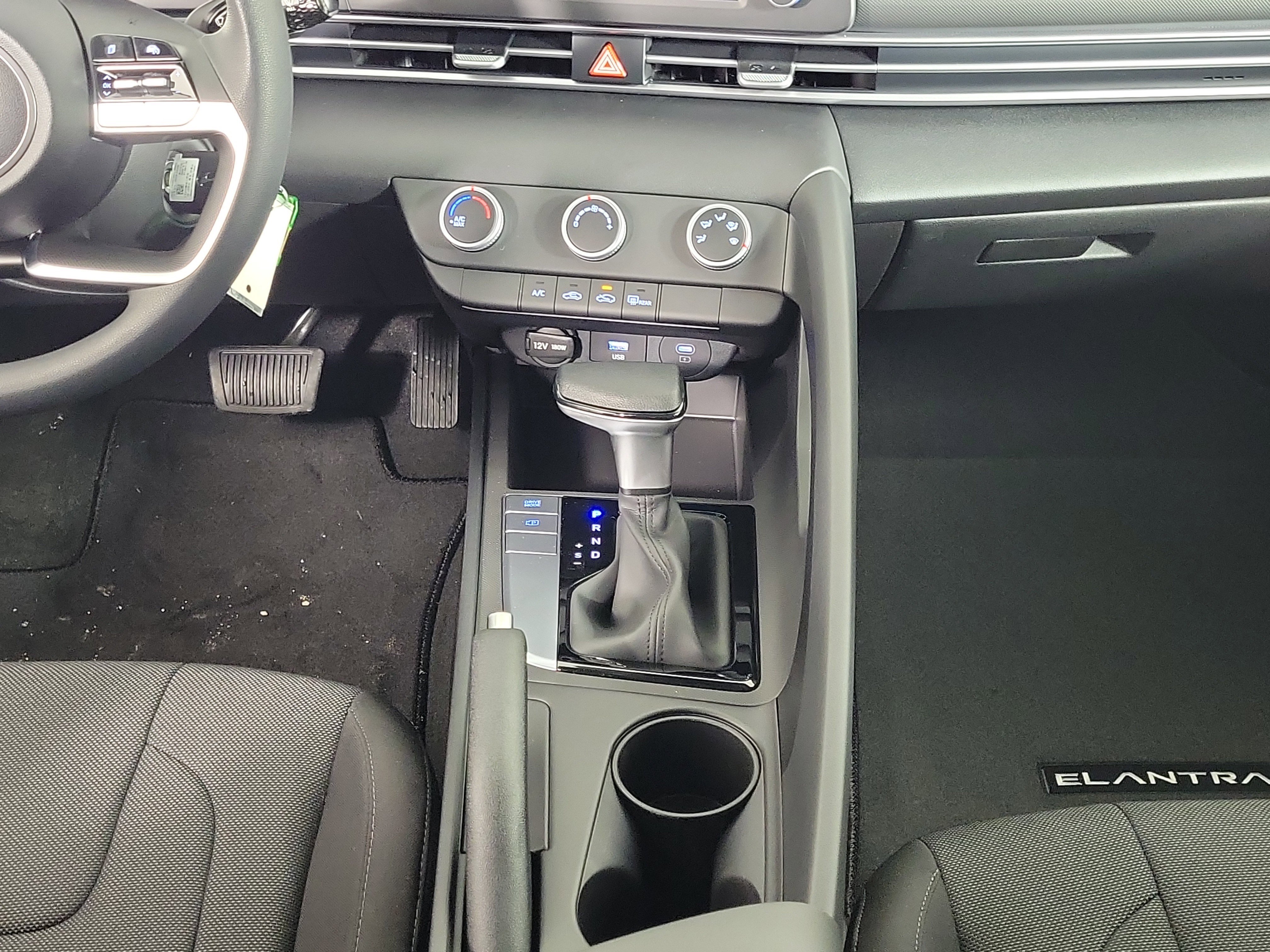 New 2026 Hyundai Elantra SE image 10