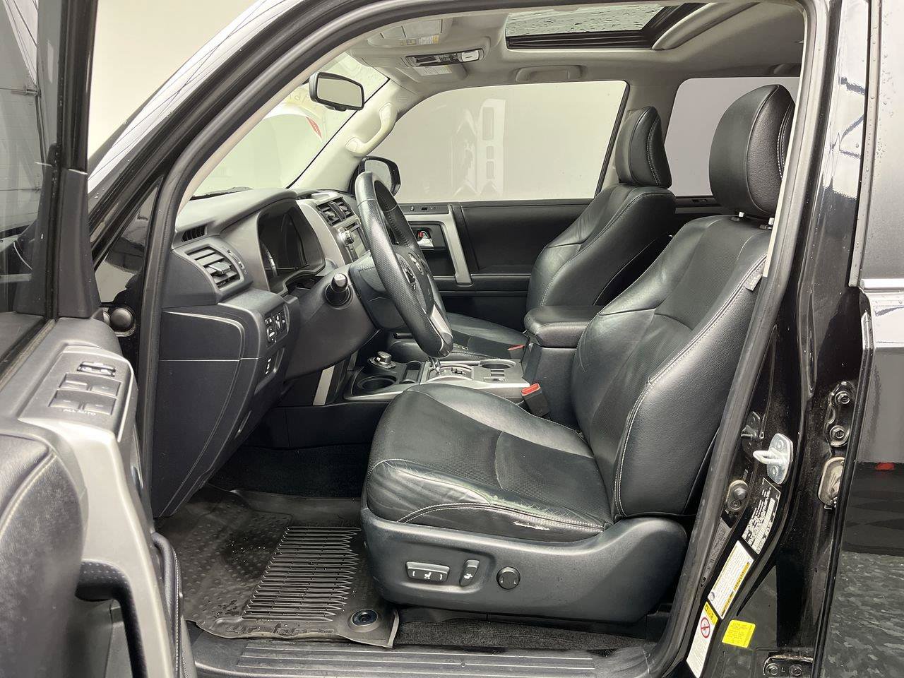 Used 2017 Toyota 4Runner Limited AWD/4WD image 3