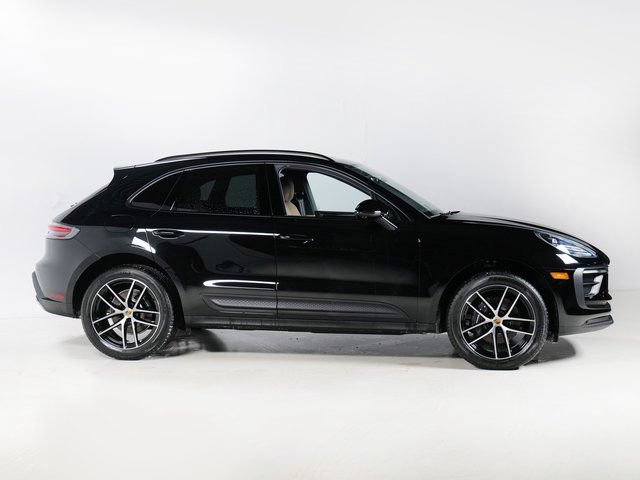 Certified 2026 Porsche Macan AWD/4WD image 8